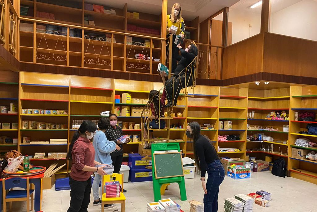 Alunas de Pedagogia contribuíram no processo de revitalização do local.